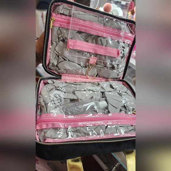 Heritage Juicy CourtureTravel Accessory/Cosmetic Bag - Picture 4 of 4